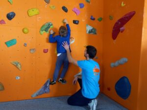 bambini arrampicata sportiva