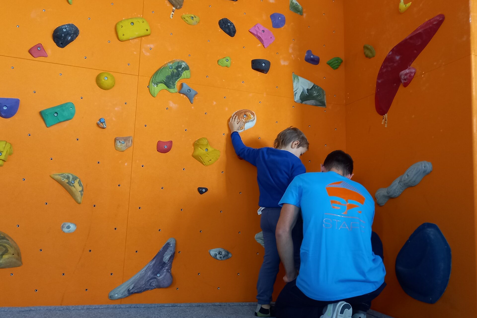 arrampicata sportiva bambini piccoli