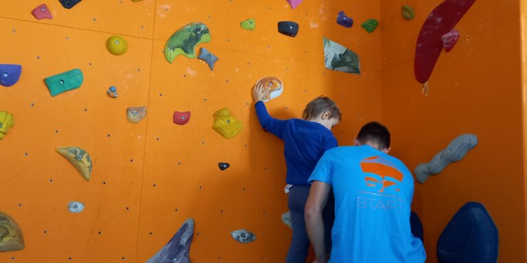 arrampicata sportiva bambini piccoli